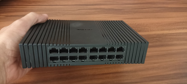 پورت RJ45 Base-T سوییچ POE تایچوان مدل TL-SL1218MP 16 Ports Ethernet PoE switch 16 پورت